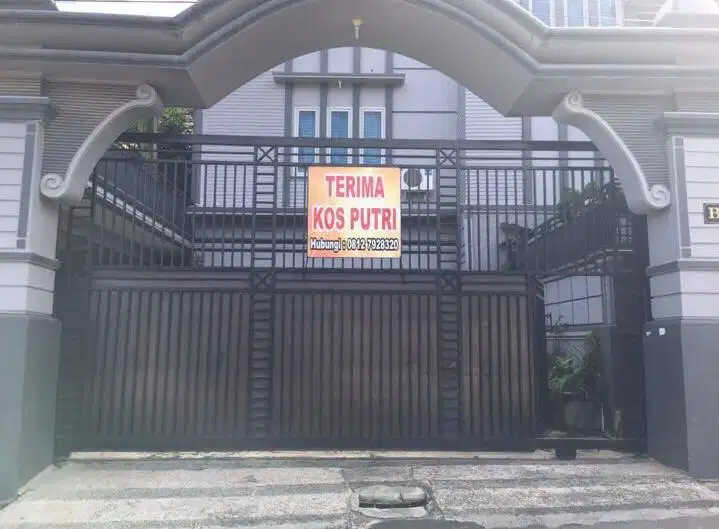Kos mewah tengah kota