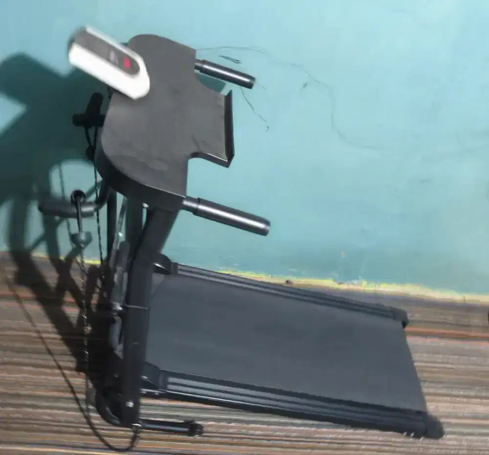 Alat olahraga Treadmill