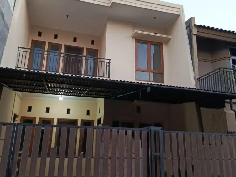 DIJUAL MURAH RUMAH 2 LANTAI DI KOMPLEKS PONDOK KELAPA DUREN SAWIT JAKARTA TIMUR