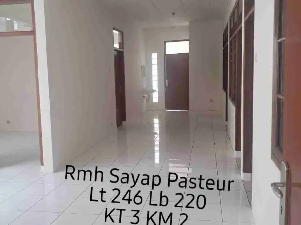 Rumah luas dan besar dekat TOL Pasteur