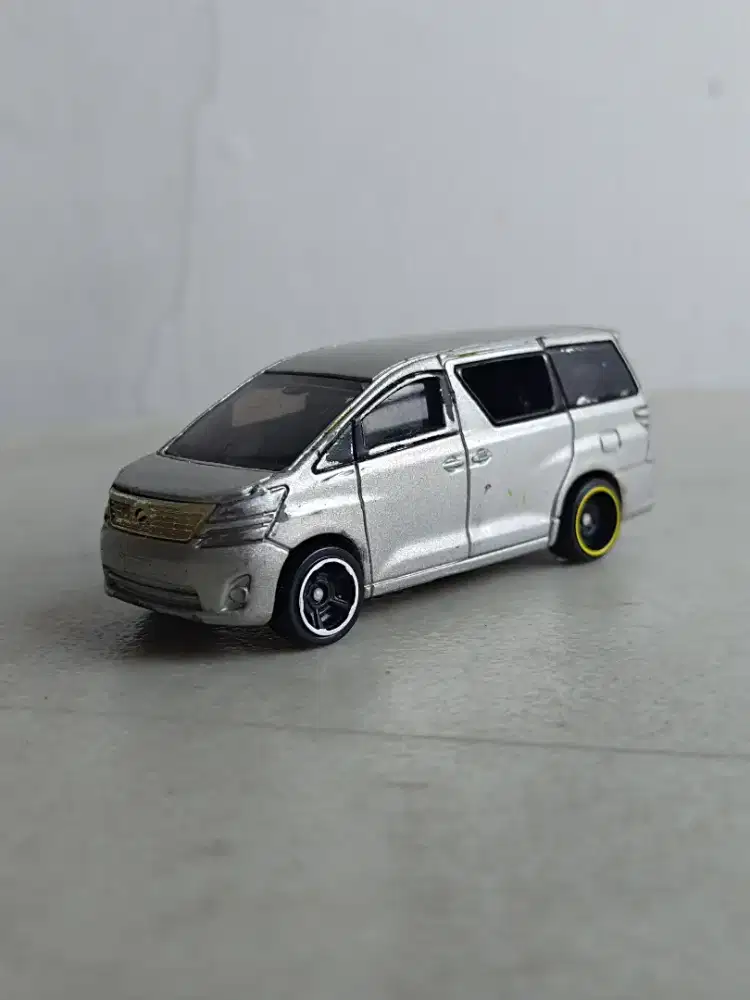 Tomica Toyota Vellfire No.48 Silver Takara Tomy Loose Diecast Mainan