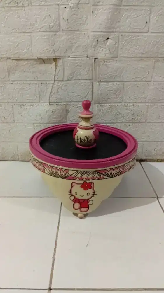 Tebok Ukir Kandang Lovebird