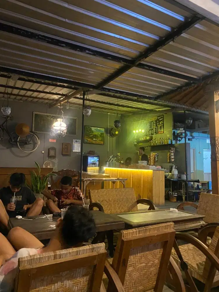 Di cari cashier sekaligus membantu juru masak