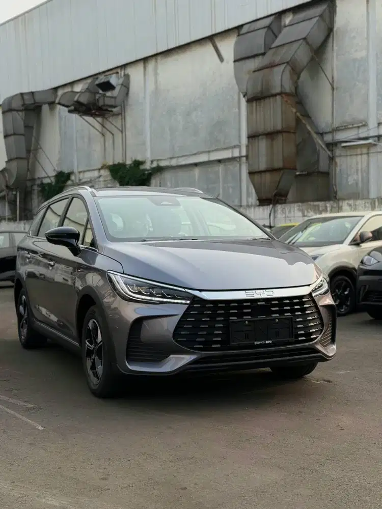 BYD M6 DM TERBARU – DP RINGAN, BANYAK BONUSNYA!