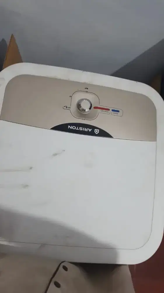 PEMANAS AIR ARISTON 30L