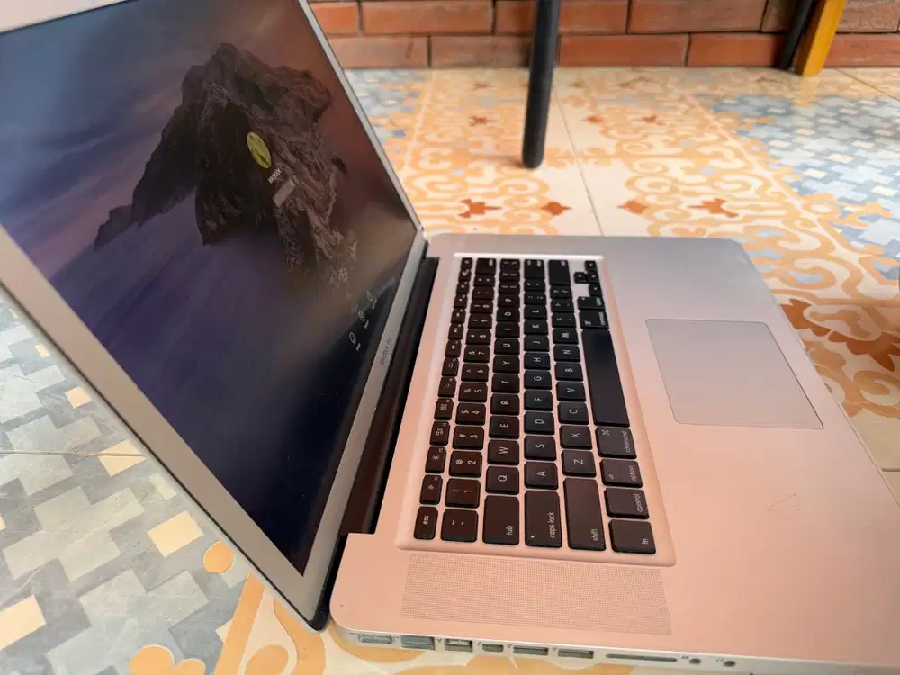 Dijual MURAH MACBOOK PRO 2012