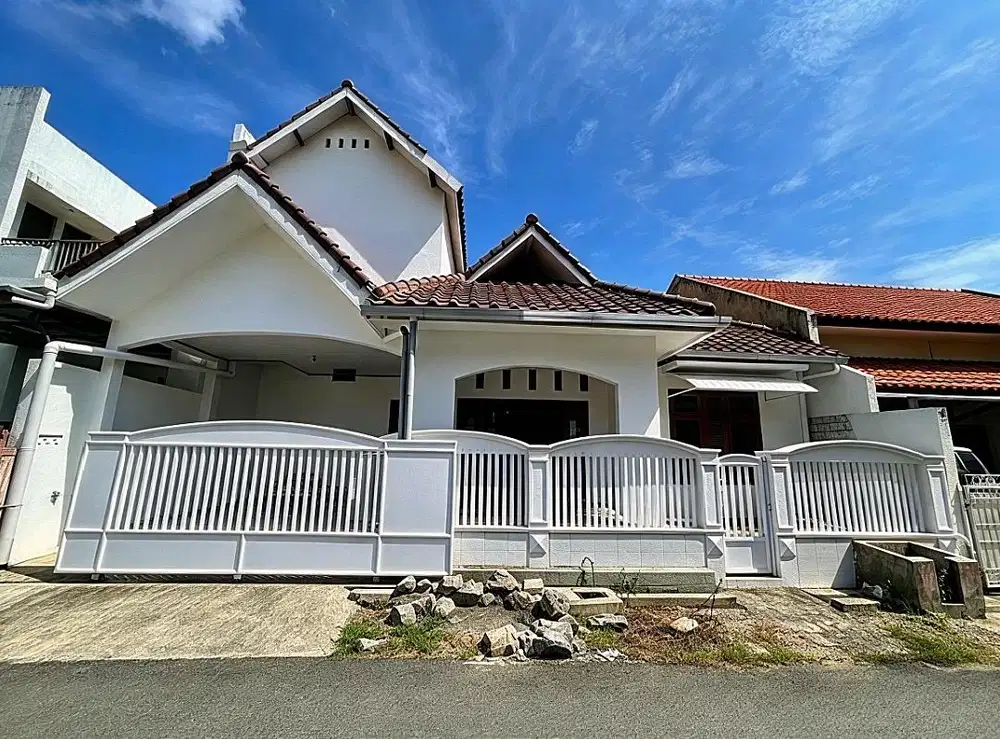 RUMAH  ERLANGGA DEKAT SIMPANGLIMA SEMARANG