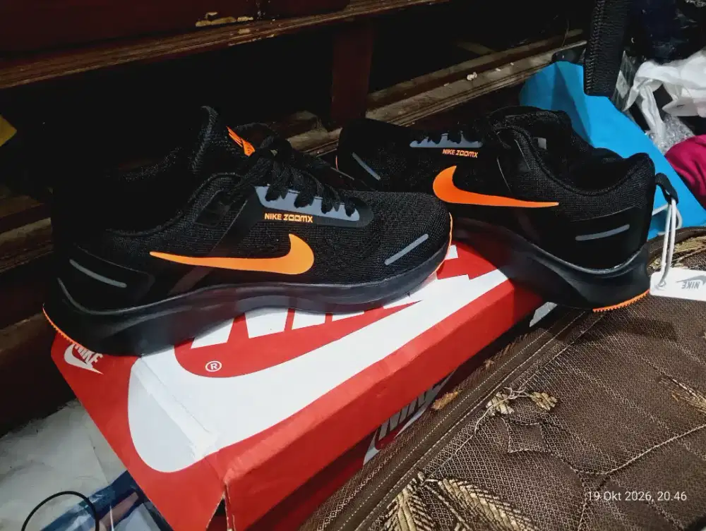 Nike zoommx list orange