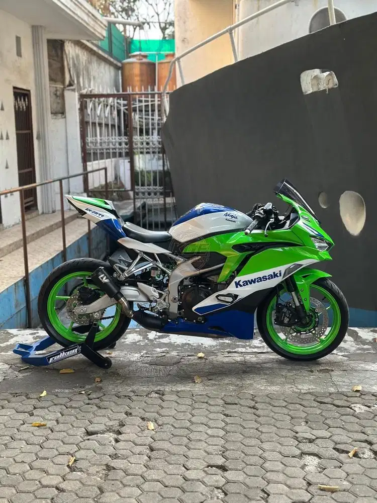 Kawasaki ZX25RR 40th Aniversarry Edition