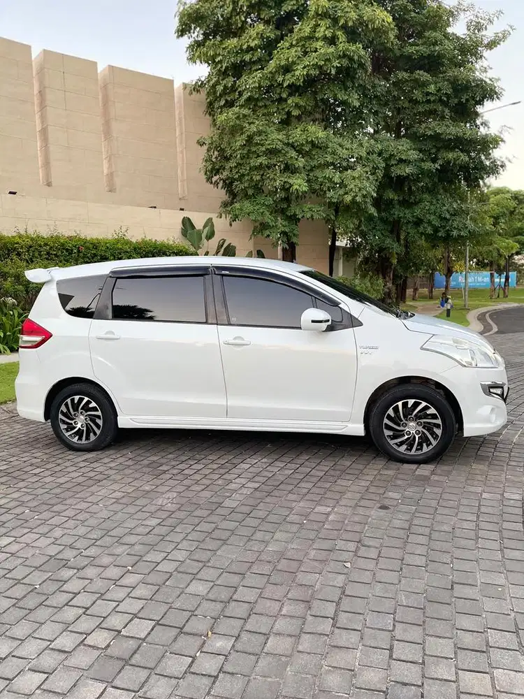 Di jual mobil Suzuki Ertiga 1400cc