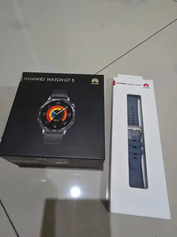 Jam tangan Istimewa