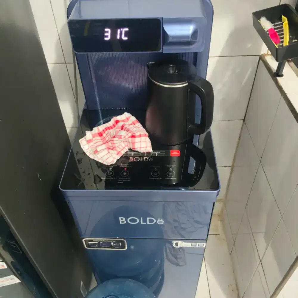 Dispenser bolde air panas hangat dan dingin