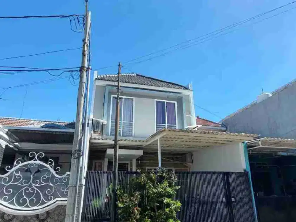 Jual rumah 2 lantai Rooftop di pantai mentari sby timur