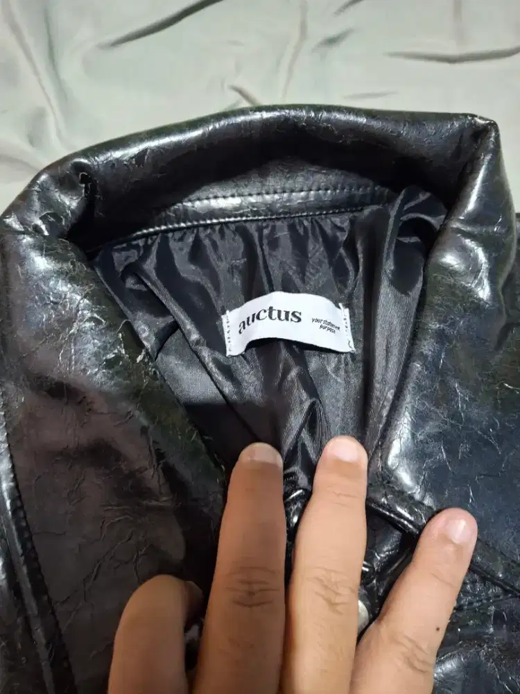 Di jual jaket semi kulit like new