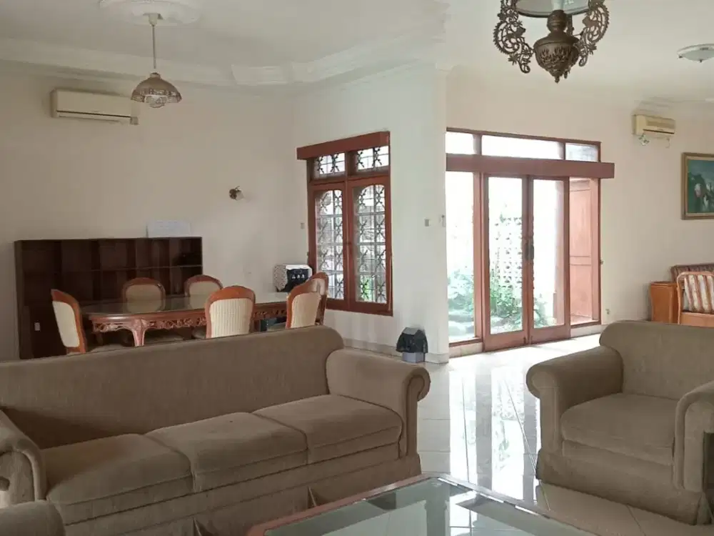 Rumah disewakan di Cipete