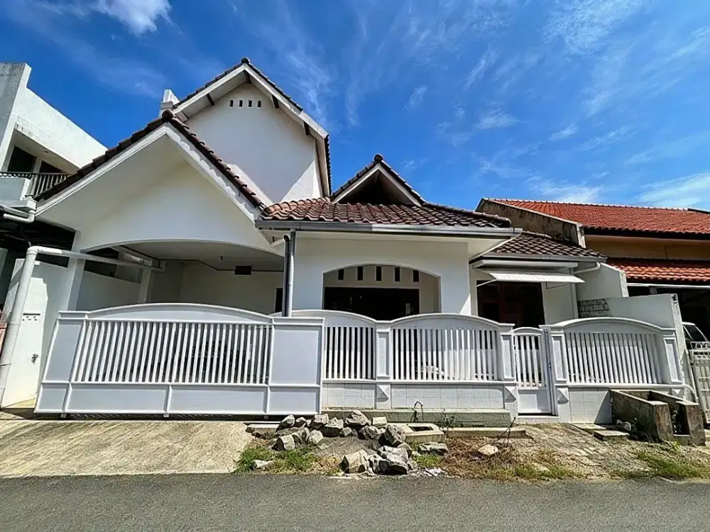 Rumah  tengah kota dekat simpang lima  Jalan  ‎Erlangga Semarang