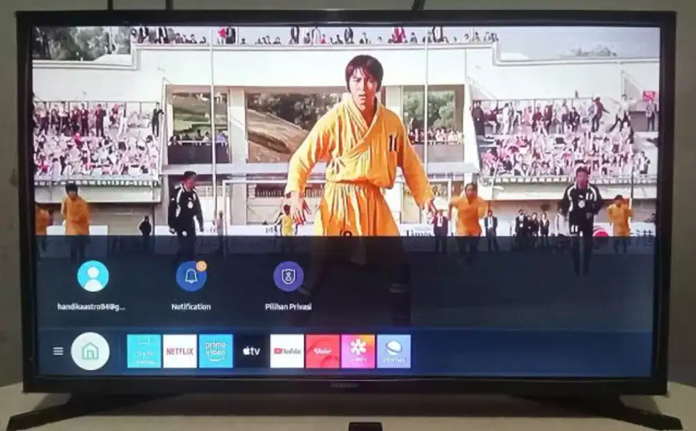 TV LED Samsung smartTv 32 inch siaran digital kondisi normal mulus