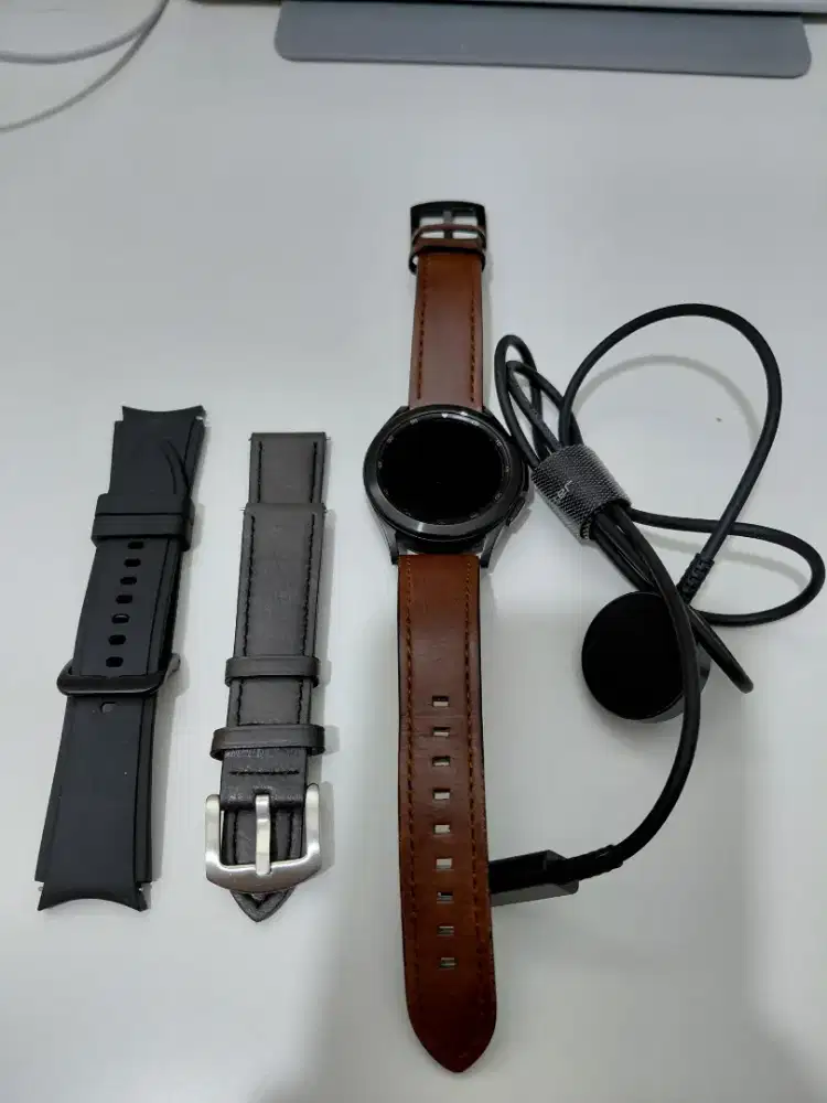 Samsung Galaxy Watch 4 Classic 42mm Black - Normal / Lengkap