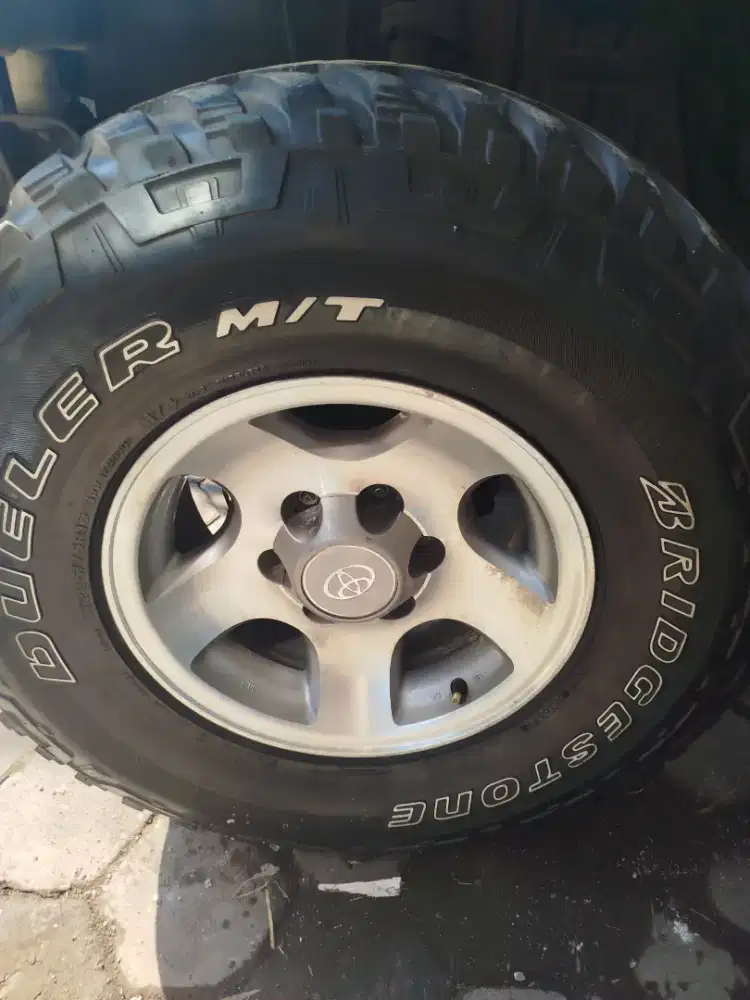 Velg LC VX 80 & Ban BS 285/75/16