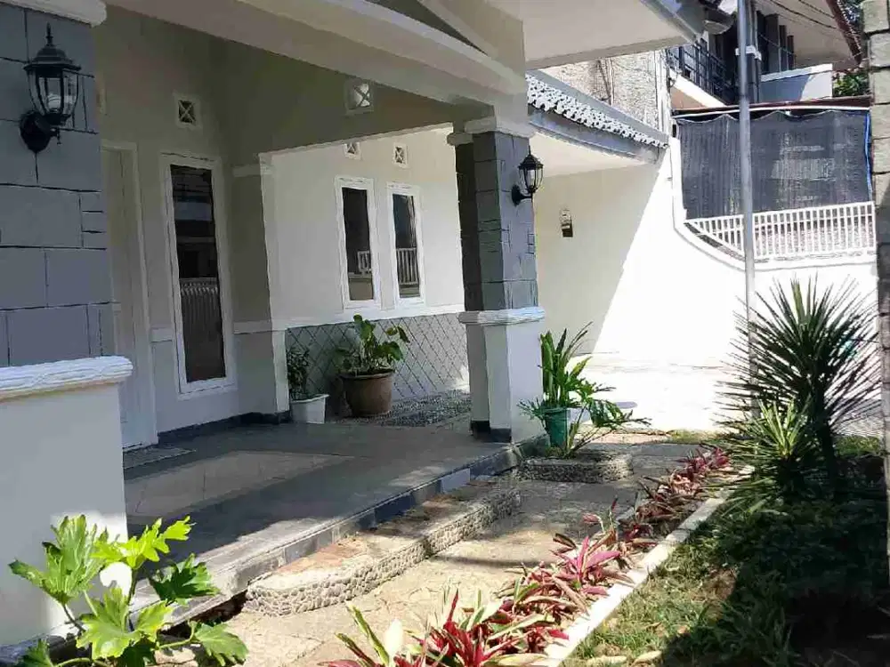 Rumah Luas Siap Huni Di Turangga Alat Musik dkt Karawitan Buah Batu Tsm