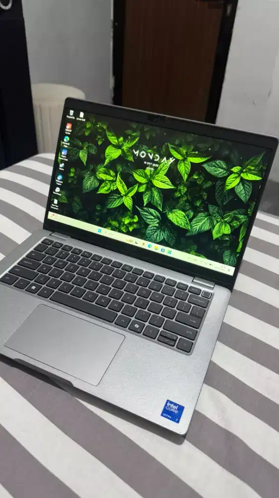 Dijual Cepat Dell Latitude 5350 Core Ultra 7, 16GB /1TB