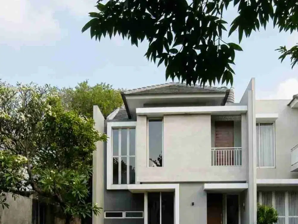 Rumah Halaman Luas di Puri Botanica, Joglo, Jakarta Barat