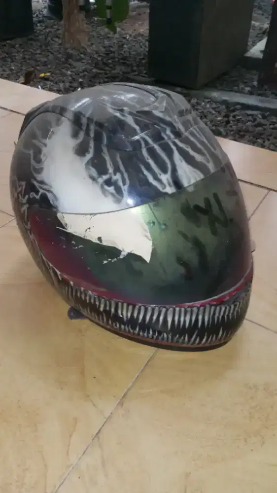 helm yamaha ori repaint cat bunglon
