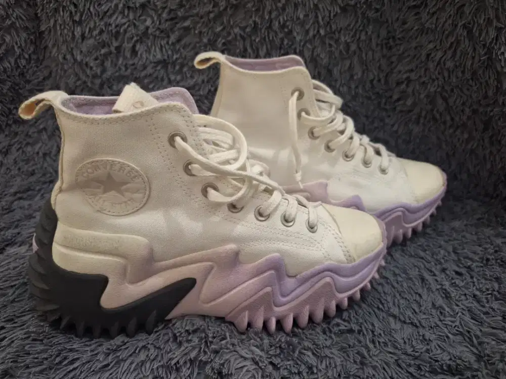 sepatu ORI.
Converse Run Star Motion Platform Ombre