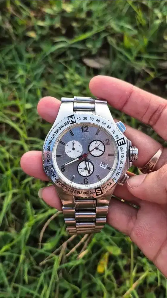 Jam Tangan Pria Chronograph Stainless Steel Dial Abu-Abu dengan Kompas