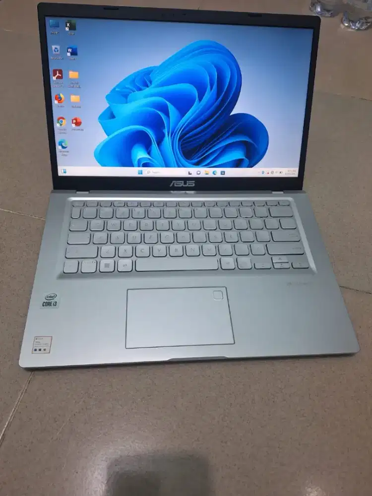 Bismillah dijual laptop Asus core i3 gen 10