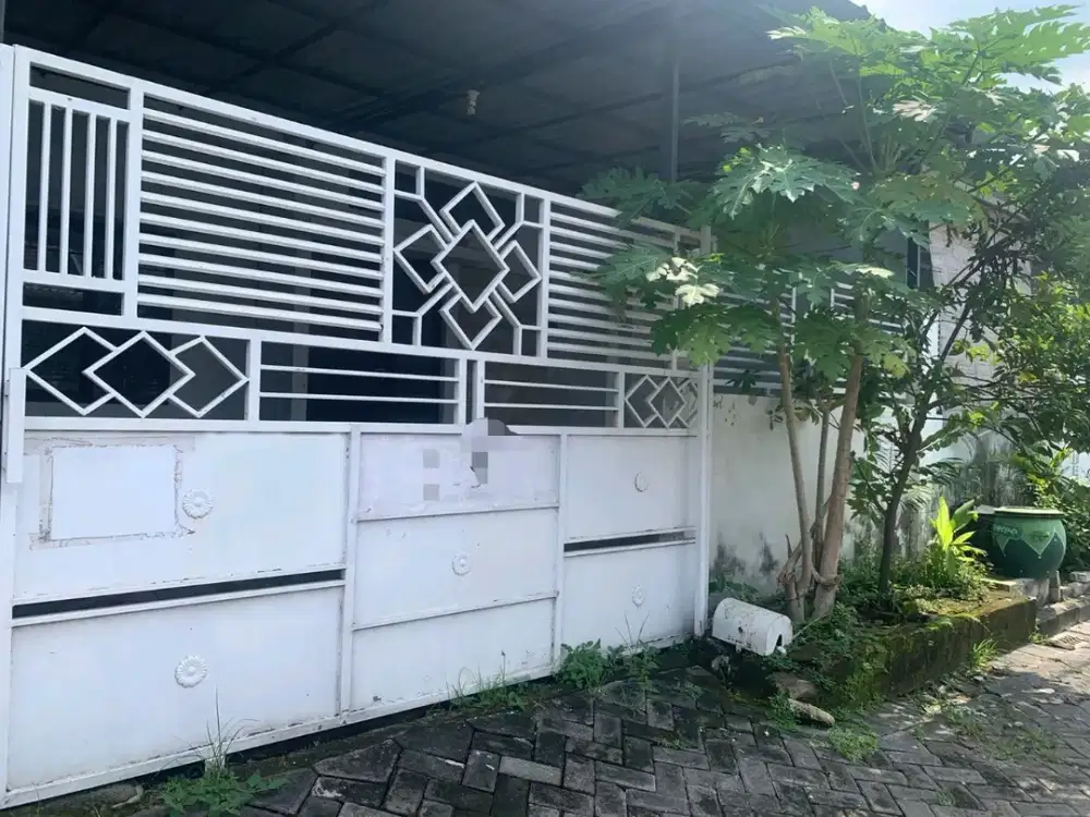 Jade Hamlet, Menganti Gresik