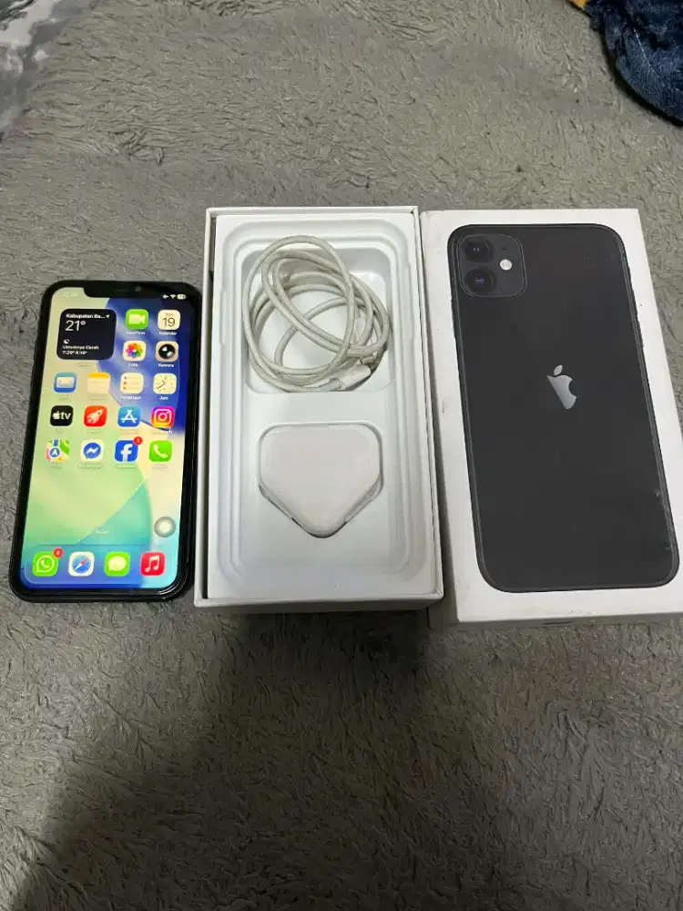 iPhone 11 64 Gb Fullset Oryginal bh71% awet. Nominus Hanya Lecet dikit