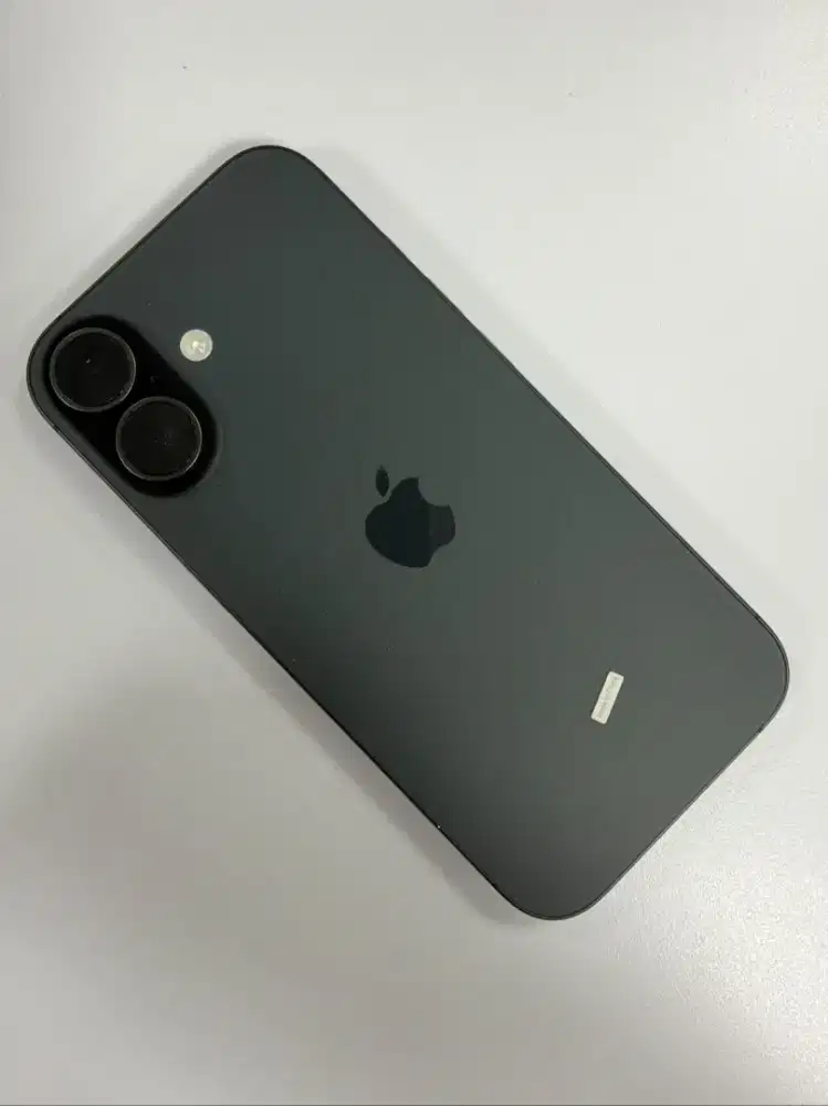 Iphone 17 black 256gb baru dipakai 6 bulan
