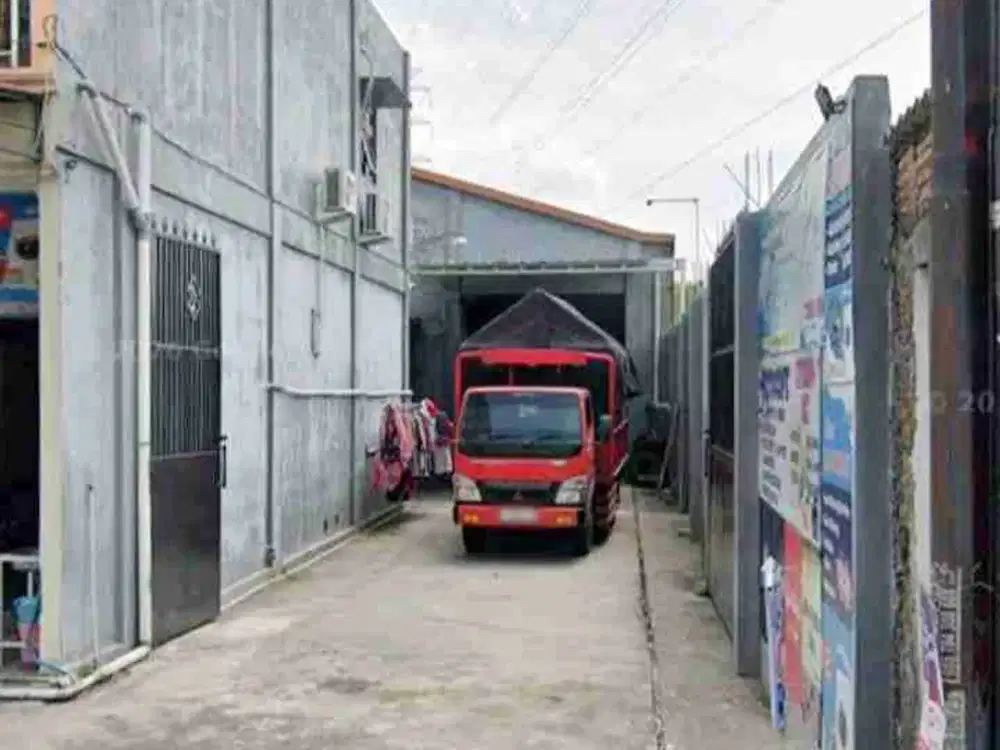 Kontrakan Gudang Strategis Tepi Jalan Utama Dekat Exit Tol