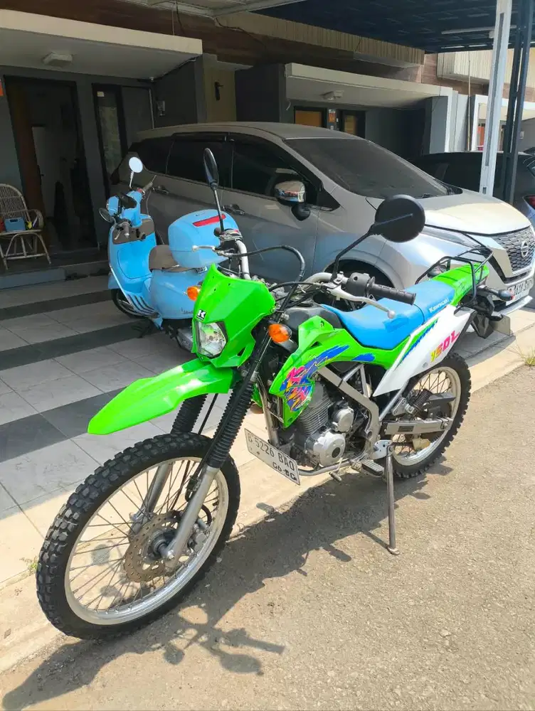 Motor Kawasaki KLX 150L Spesial Edition Original Mulus KM Rendah