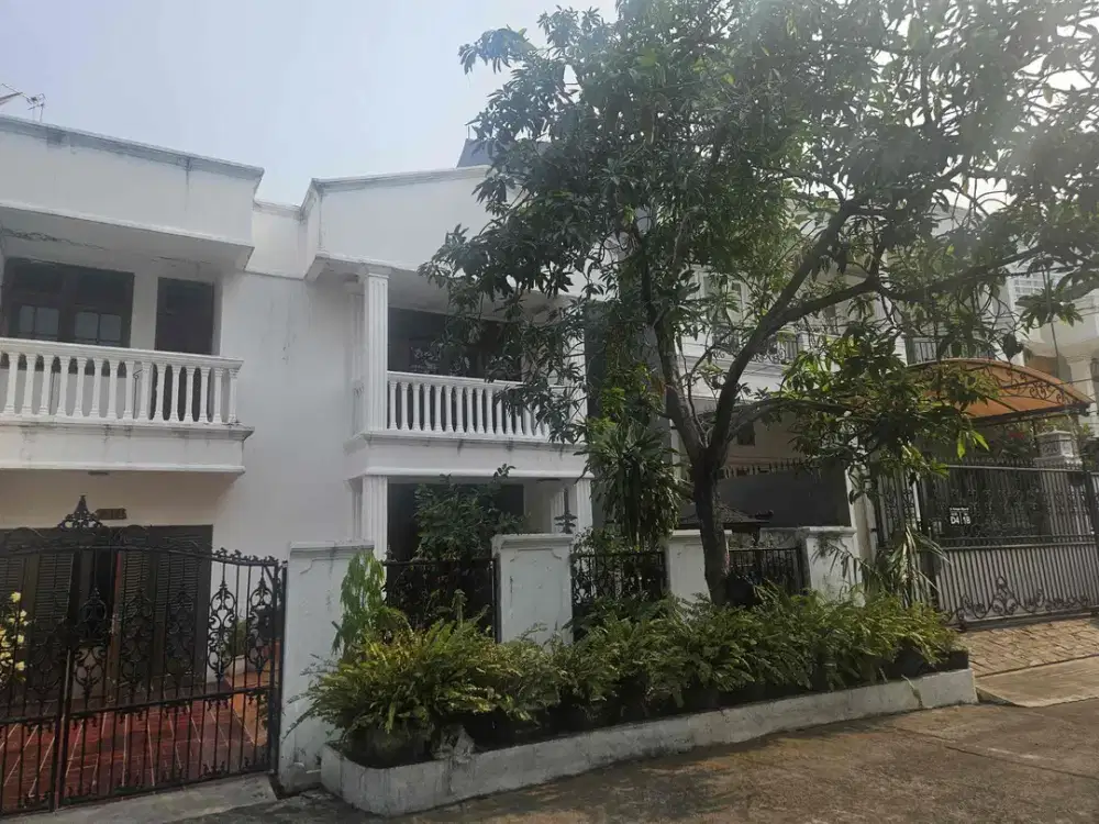 OPPORTUNITY DEAL! Rumah Luas di Kelapa Gading, Harga di Bawah NJOP!