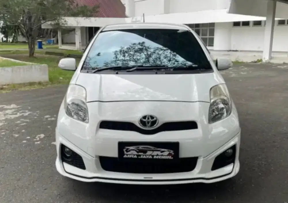 Toyota Yaris S tahun 2012 metic