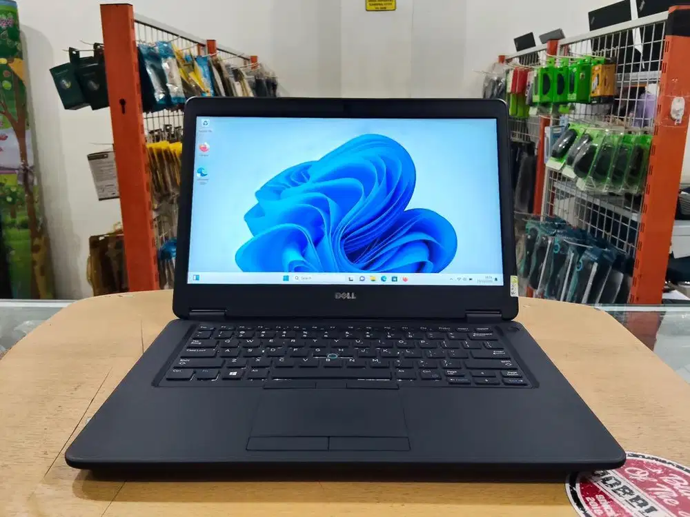 DELL Latitude E7450 Core i7 Ram 8GB SSD 256GB Slim Mulus Murah