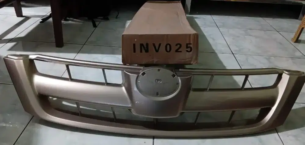 Grill Innova 2005