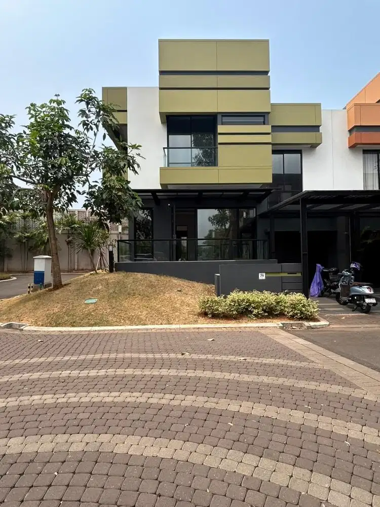 Rumah siap huni, posisi hoek dan sudah renov
