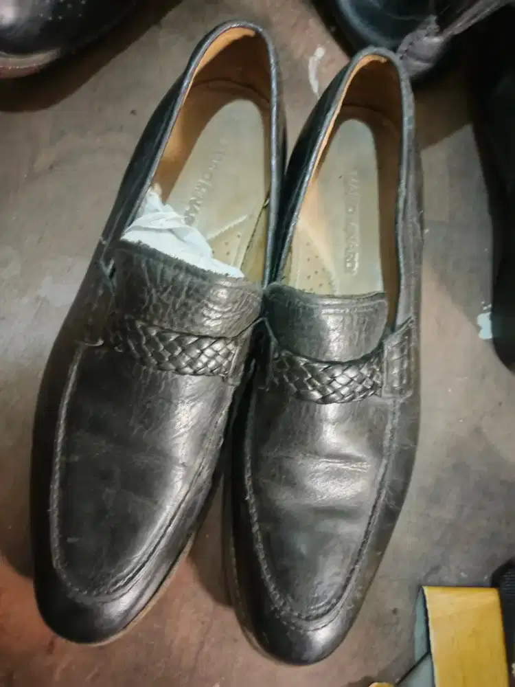 Sepatu bekas second  mario minardi made in indonesia size 42