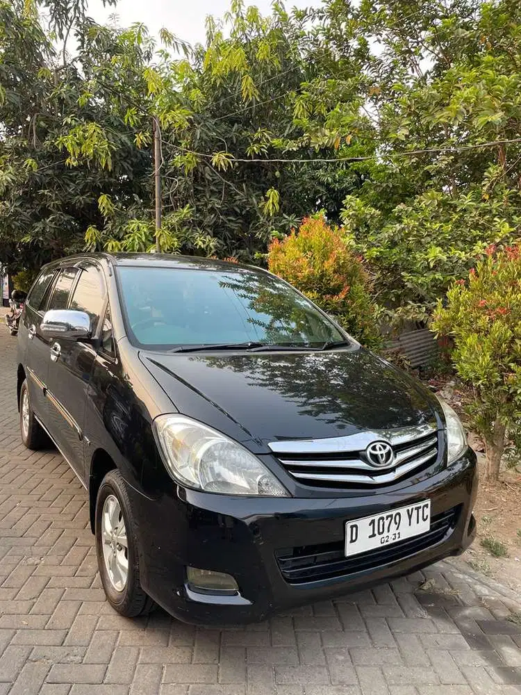 Toyota Kijang Innova 2011 Bensin