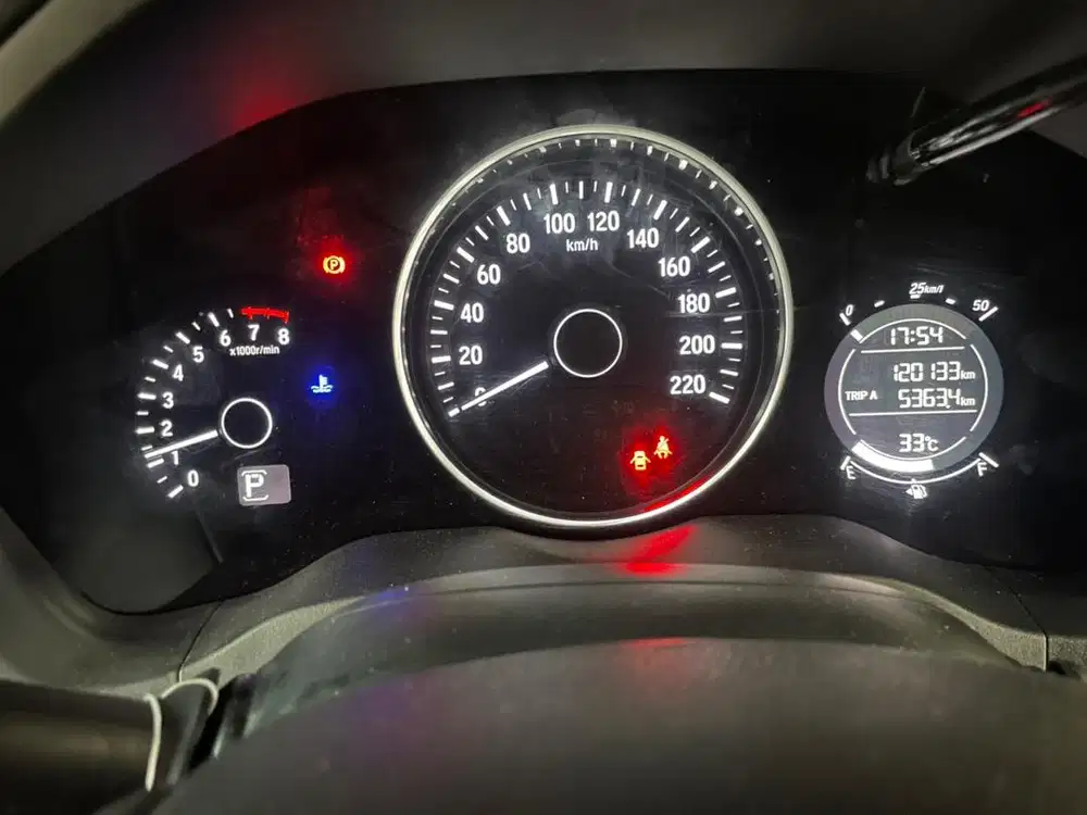 FOR SALE : Honda HR-V 1.5 E AT 2015 (Hitam Metalik)