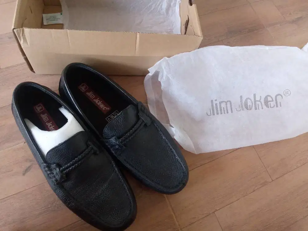Sepatu kulit jim joker