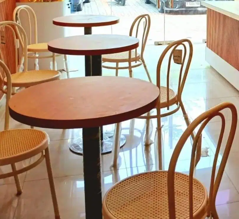 Jual meja bangku ex cafe