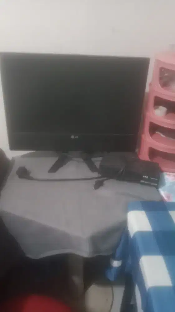 tv monitor LG 22