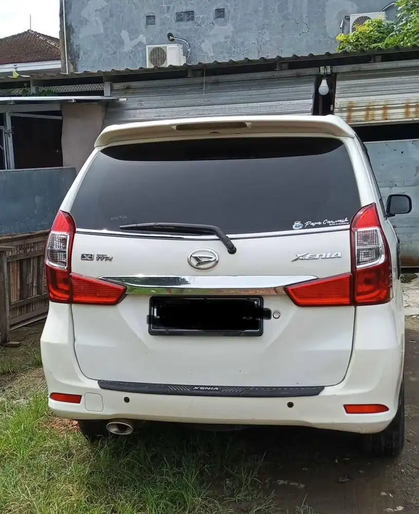 Xenia putih 1,3