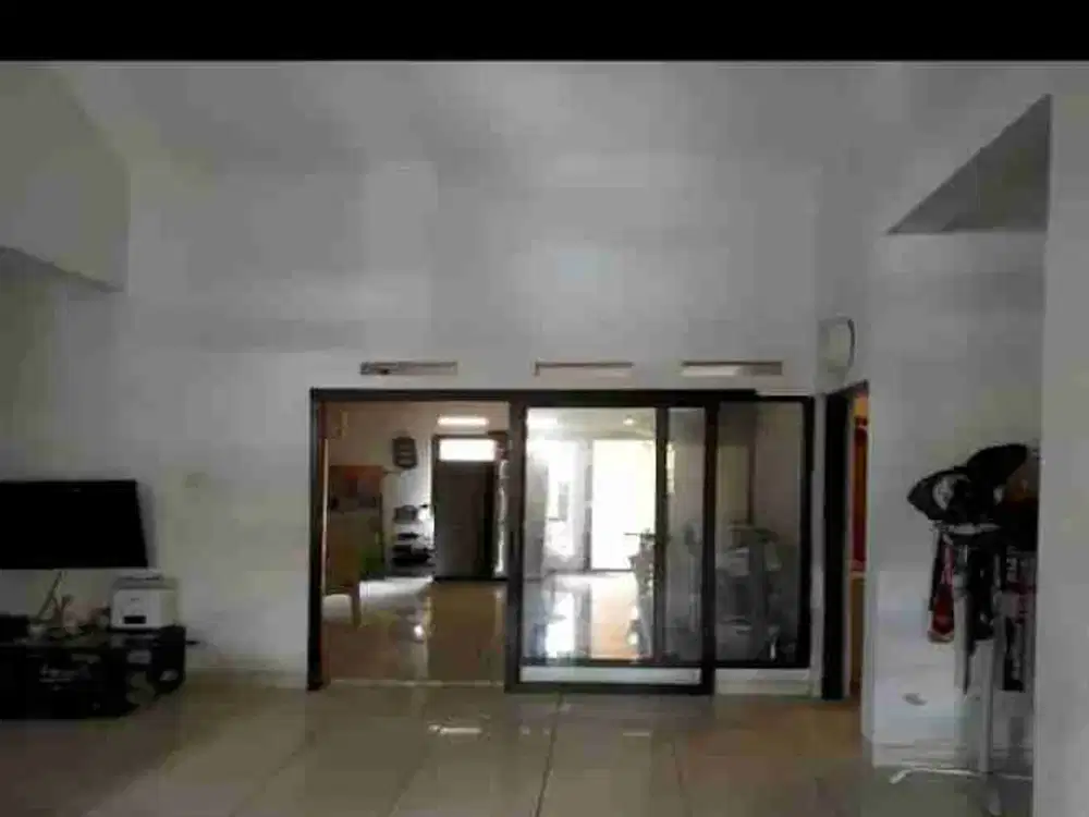 Dijual rumah unit langka di Cluster Aralia Harapan Indah Bekasi