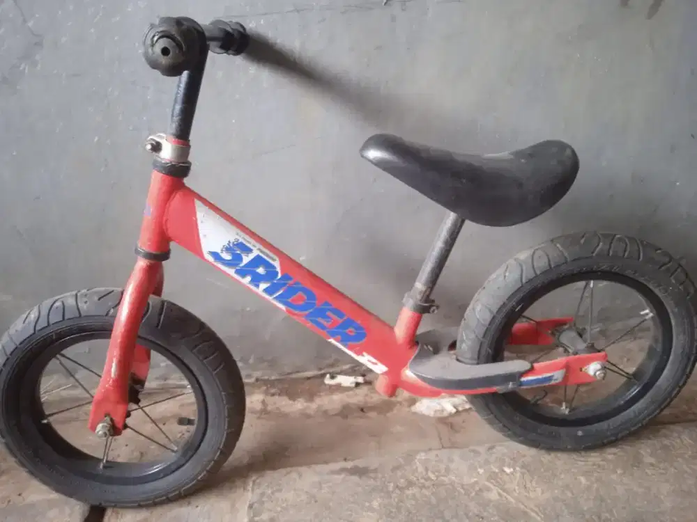 Sepeda anak strider