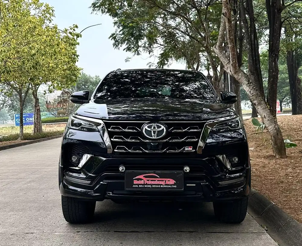 Toyota Fortuner Gr 2.8 diesel matic 2023 km rendah 30rb mulus sekali